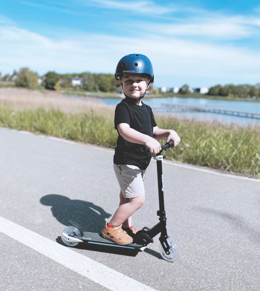 Trottinette Enfant 5 Ans Max 50kg Avec Ein à Pied Flex Fender Led Pliable Legere Hauteur Guidon Reglable 63 82 Cm Roue Caoutchouc 125 Cm