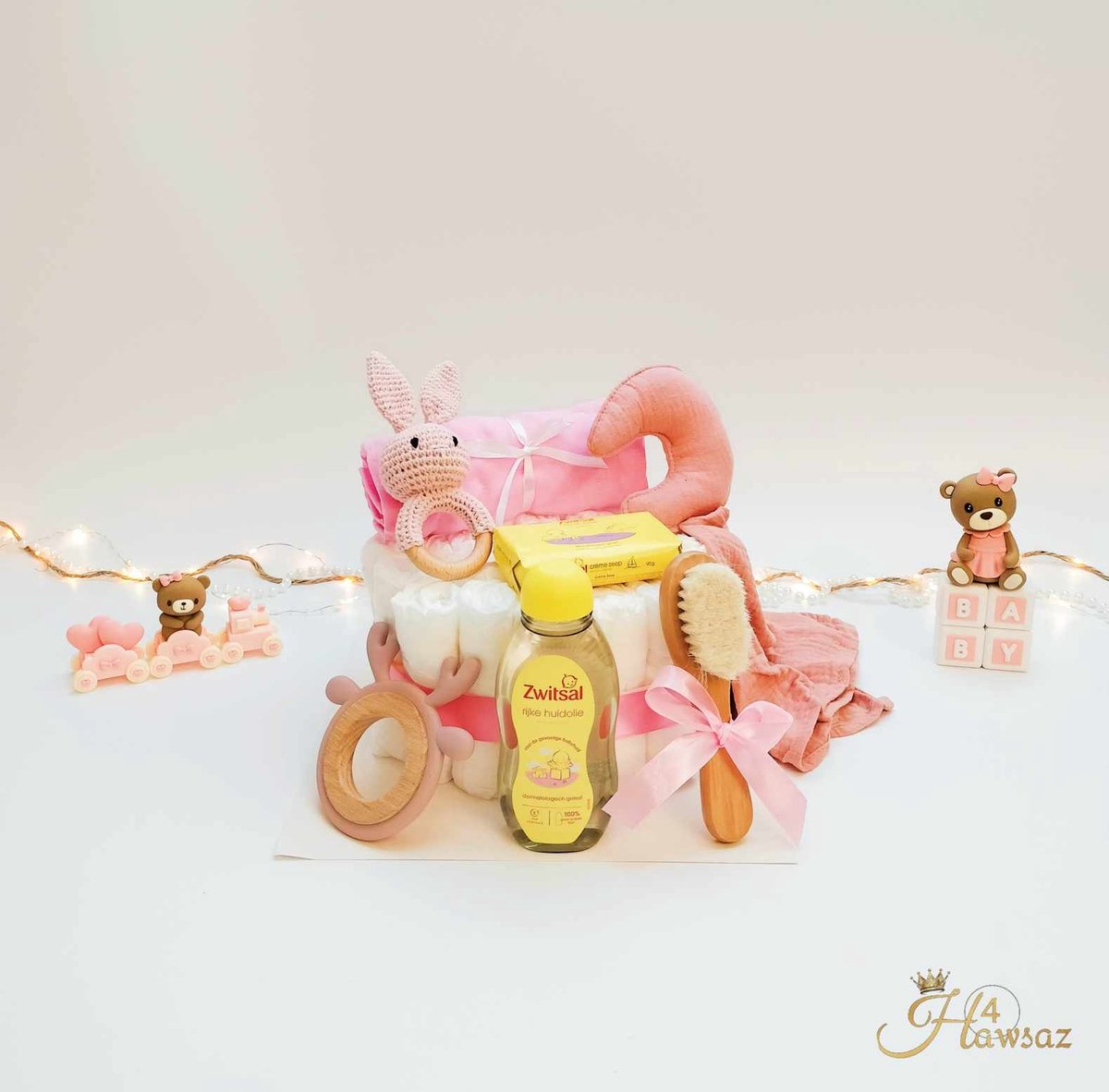 Goedkoopste Kraamcadeau Meisje 32 stuks - Hawsaz.nl Cadeau - Genderneutraal kraamcadeau - Originele Babycadeau's - 25 luiers - Luiertaart - Babycadeau - Babygeschenkset - Babyshower - Gepersonaliseerde cadeaus - Babyverzorging