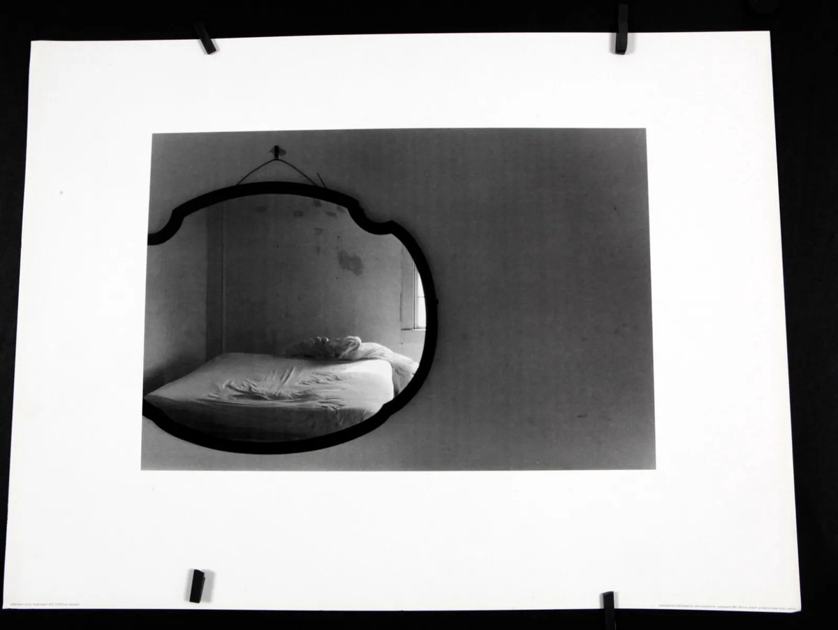 Catch Projecten Poster - Bed in Mirror, Rhode Island - Eva Rubinstein - Zwart/Wit - Jaren 80 - 45x61 cm Multicolor
