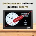 OER dementieklok met 10 inch scherm, waarop de datum 'woensdag 9 juni 2021' en tijd staan. Rode pijl met tekst '10 inch scherm'.