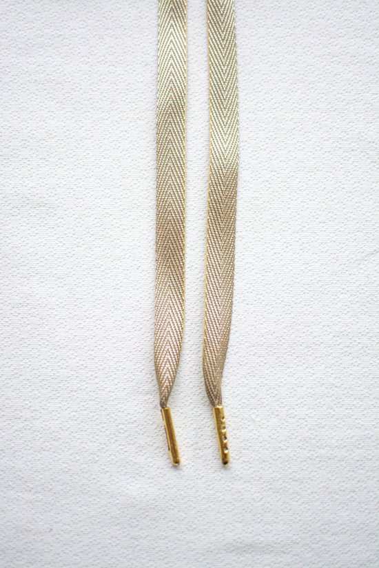 Lace it up Handgemaakte Premium Platte Schoenveters - Goud Metallic - 150cm - Voor Sneakers, Wandelschoenen & Werkschoenen