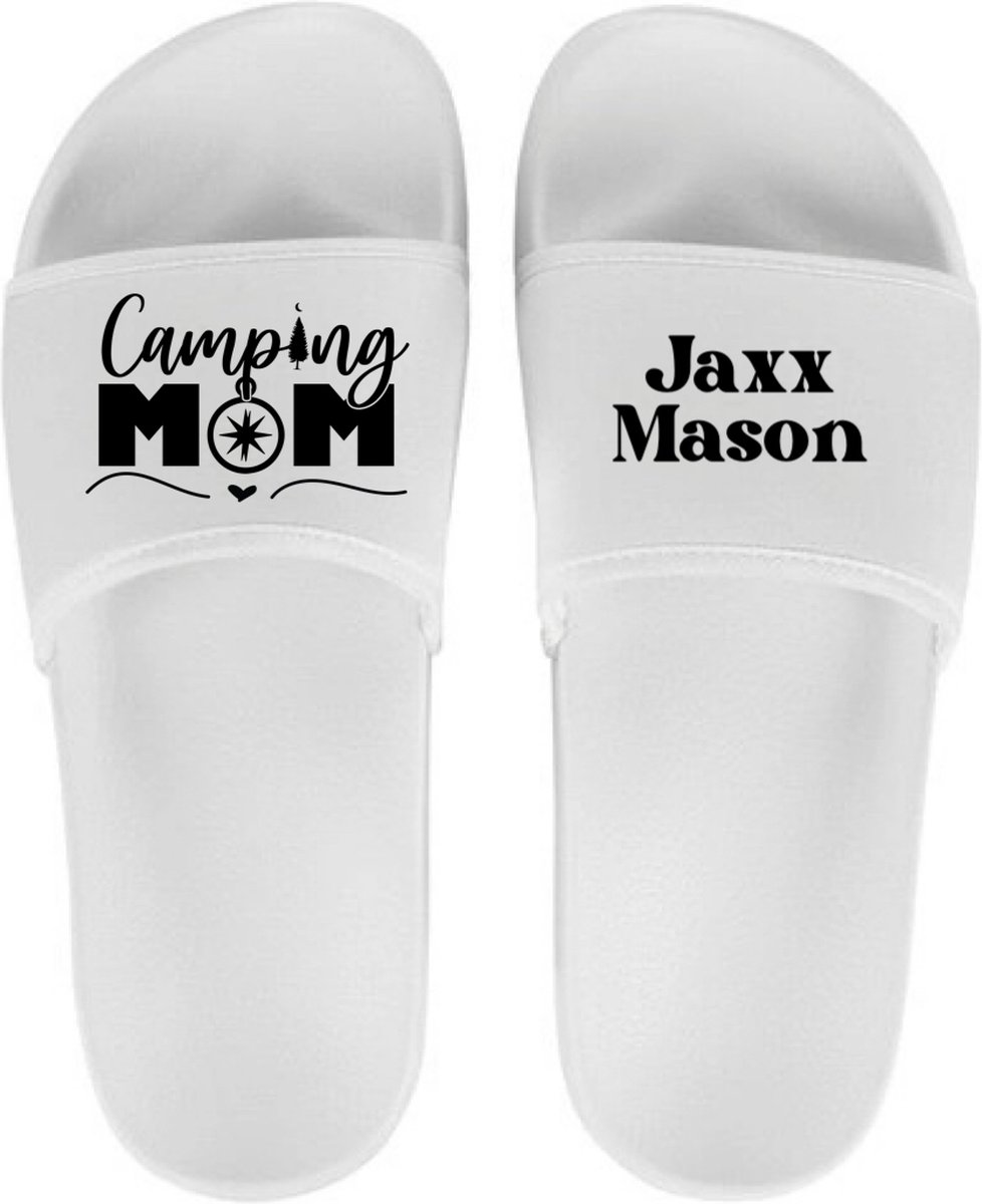 Slippers voor haar - Persoonlijke slippers met naam kind - Camping Mom - Wit - Schoenmaat 37/38
