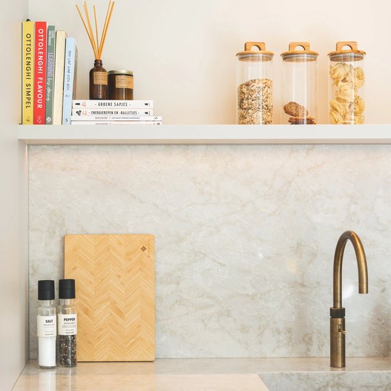 Planche à découper SOPHIOR en bois de Bamboe - Motif à chevrons - Planche à découper en bois pour la Cuisine - Bois de Bamboe 100 % durable certifié FSC - Accessoires BBQ - Planche à découper en bois - Planches à découper - 35 cm x 25 cm x 1,8 cm