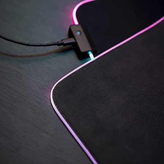 Gaming-muismat XXL met RGB Verlichting - 800 x 300 mm - 14 Lichteffecten - Waterdicht en Antislip — afbeelding 3