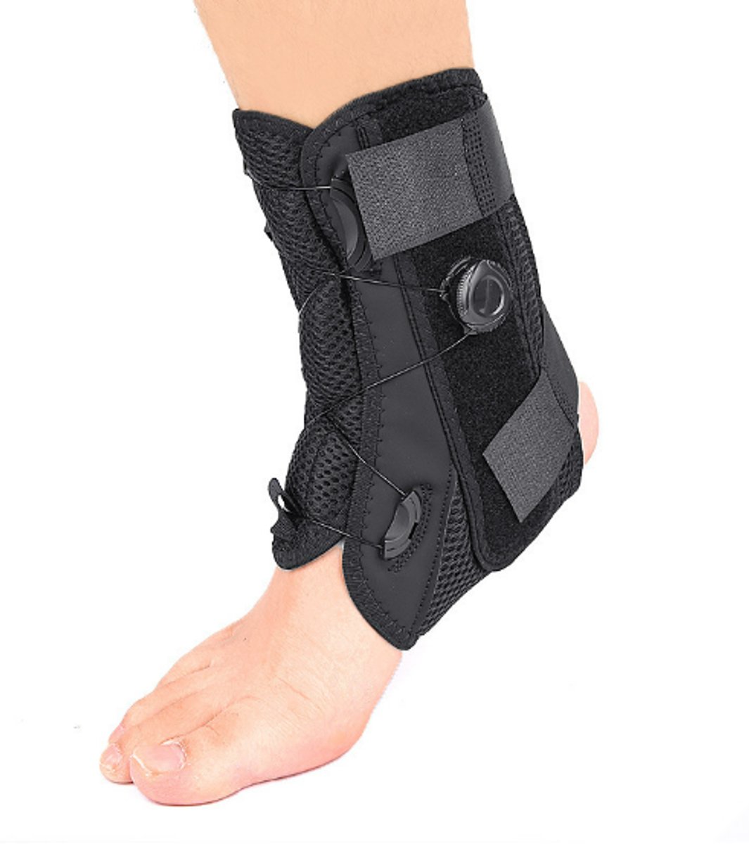 Enkelbrace met draaiknop en verstelbare enkelband – compressieondersteuning met aluminium plaat en stalen kabel L