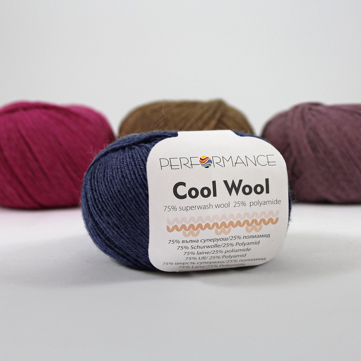 Cool Wool - donker blauw (118) - wol en polyamide haakgaren - breigaren - 5 bollen van 50 gram - pendikte 2 - 3 mm.