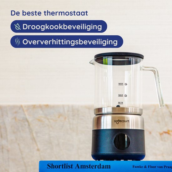 Glazen melkopschuimer met RVS en zwarte basis. Tekst "De beste thermostaat", "Droogkookbeveiliging" en "Oververhittingbeveiliging".