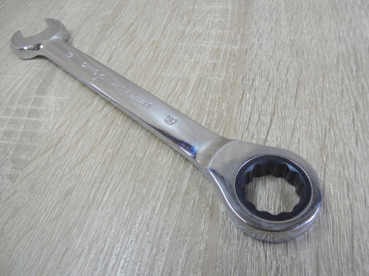 Ringsleutel met Ratel 19mm CrV Surface Drive