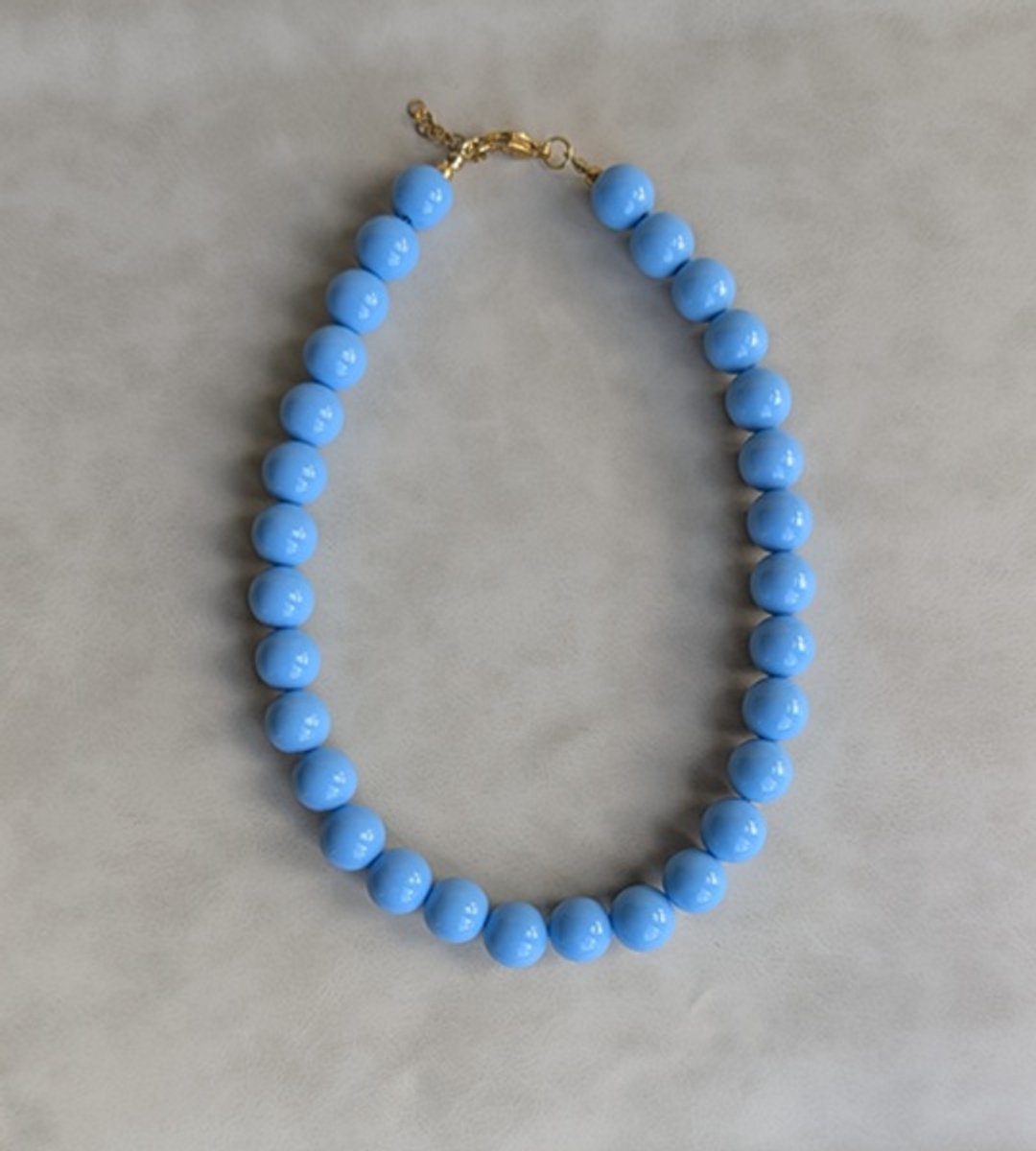 SWAN - halsketting - kralenketting - statement ketting - necklace - Pilion - grote kralen - acryl - 14mm - lichtblauw - big beads - bold beads