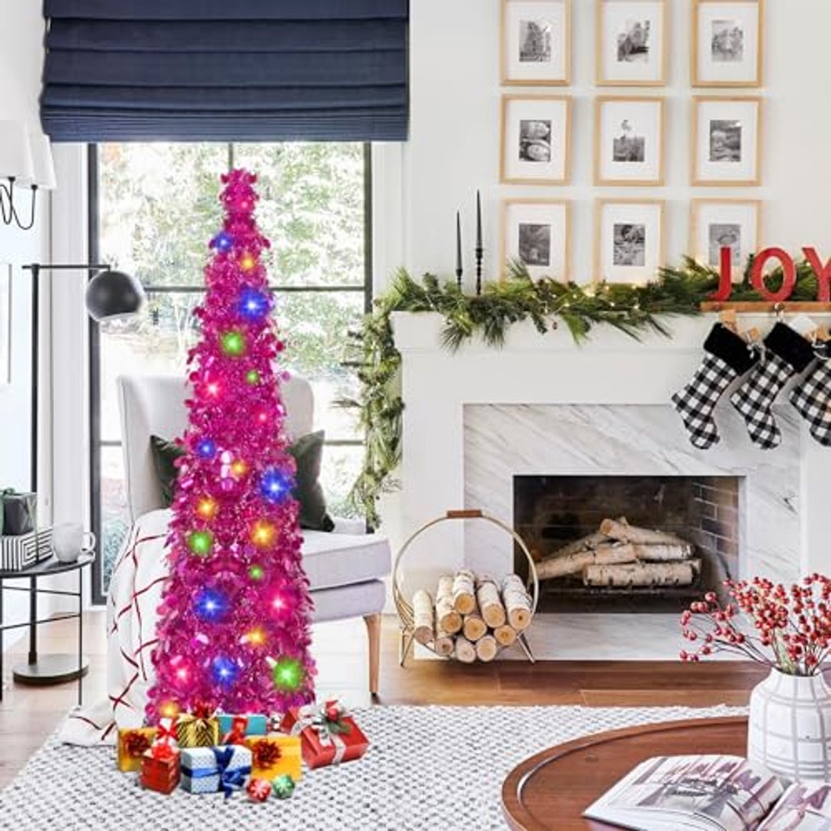 Kerstsfeer in een handomdraai! Onze opvouwbare kerstboom staat binnen 1 minuut en straalt met prachtige verlichting. Klein wonen of geen zin in gedoe? Deze boom is jouw oplossing. Ook perfect voor