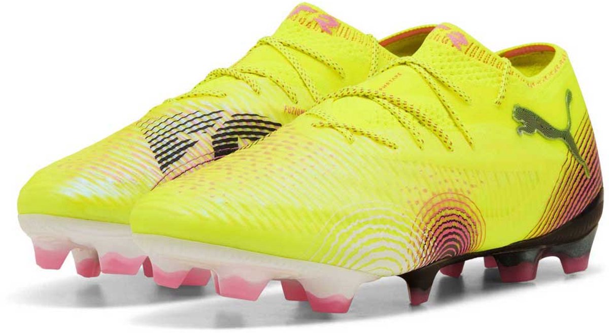 Puma Future 8 Ultimate Low FG voetbalschoenen in felgeel met LYCRA® bovenwerk en PWRTAPE, maat EU 41.