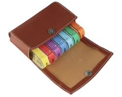 CHPN - Pillendoos 7 dagen - Medicijndoos - 4 vakken - Pillendoosje - Etui - 7 bakjes - Medicijnen sorteren - Multicolor - Bruin tasje