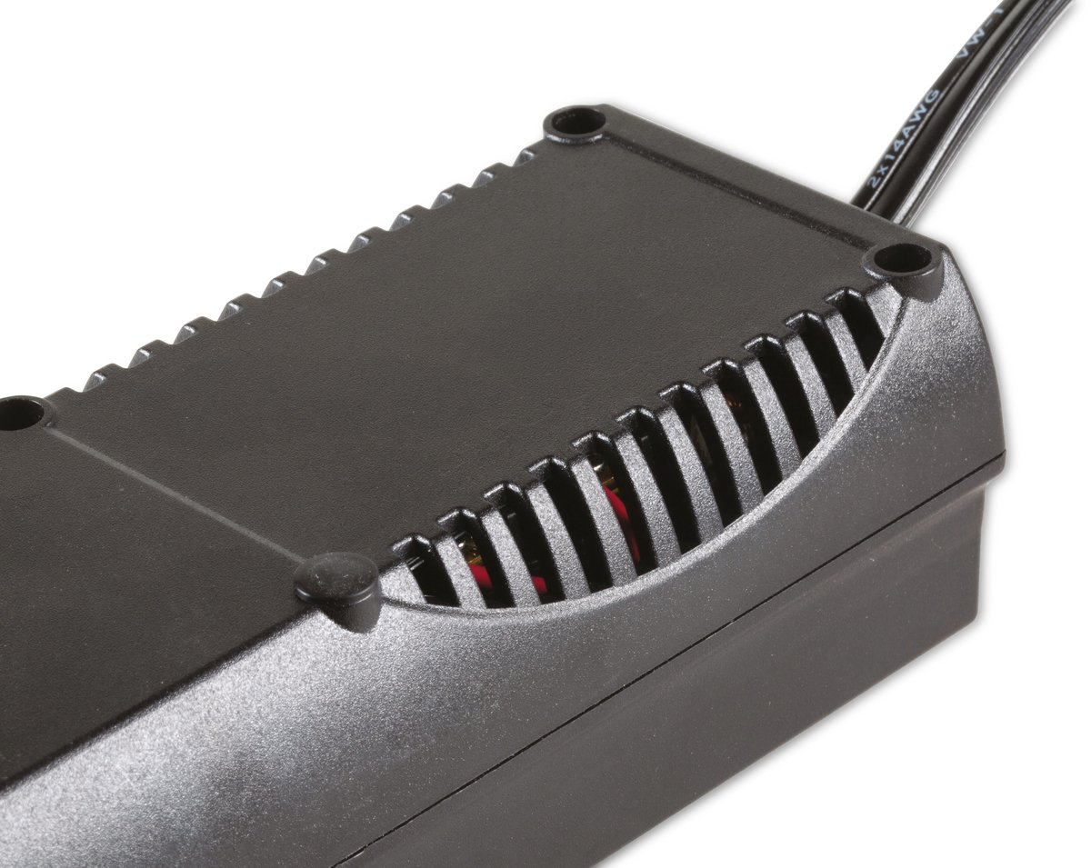 Technaxx KFZ Wechselrichter 12V auf 230V 1200W – TÜV zertifizierter Spannungswandler mit 2x Schuko-Steckdose & 2x USB 5V/3,1A – Inverter für Auto, Wohnmobil, Camping, Boot, LKW – TE16