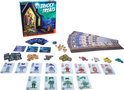 Doos en onderdelen van het bordspel Tricky Treats, met monstertjes en griezelige personages.