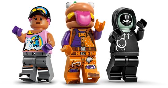 Trois personnages LEGO Fortnite : fille avec casquette, burger, et personnage en sweat à capuche.