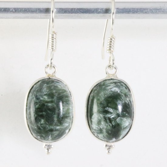 Boucles d'oreilles en argent avec séraphinite verte