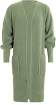 Knit Factory Patty Lang Gebreid Vest Sage Green - Gebreide dames cardigan - Lang vest tot over de knie - Lichtgroen damesvest - Pofmouw - 30% wol en 70% acryl - 40/42