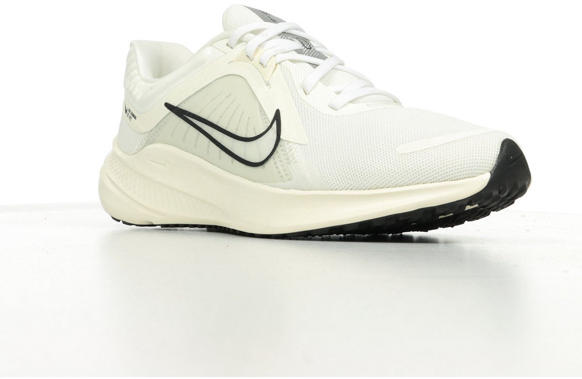 Nike quest 5 Dames Sportschoen Gebroken – Doos zonder deksel Creme