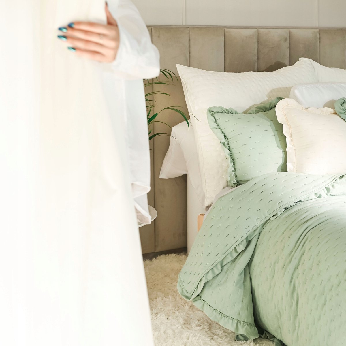 Decoratieve spread met ruches, saliegroen, 170x210 cm