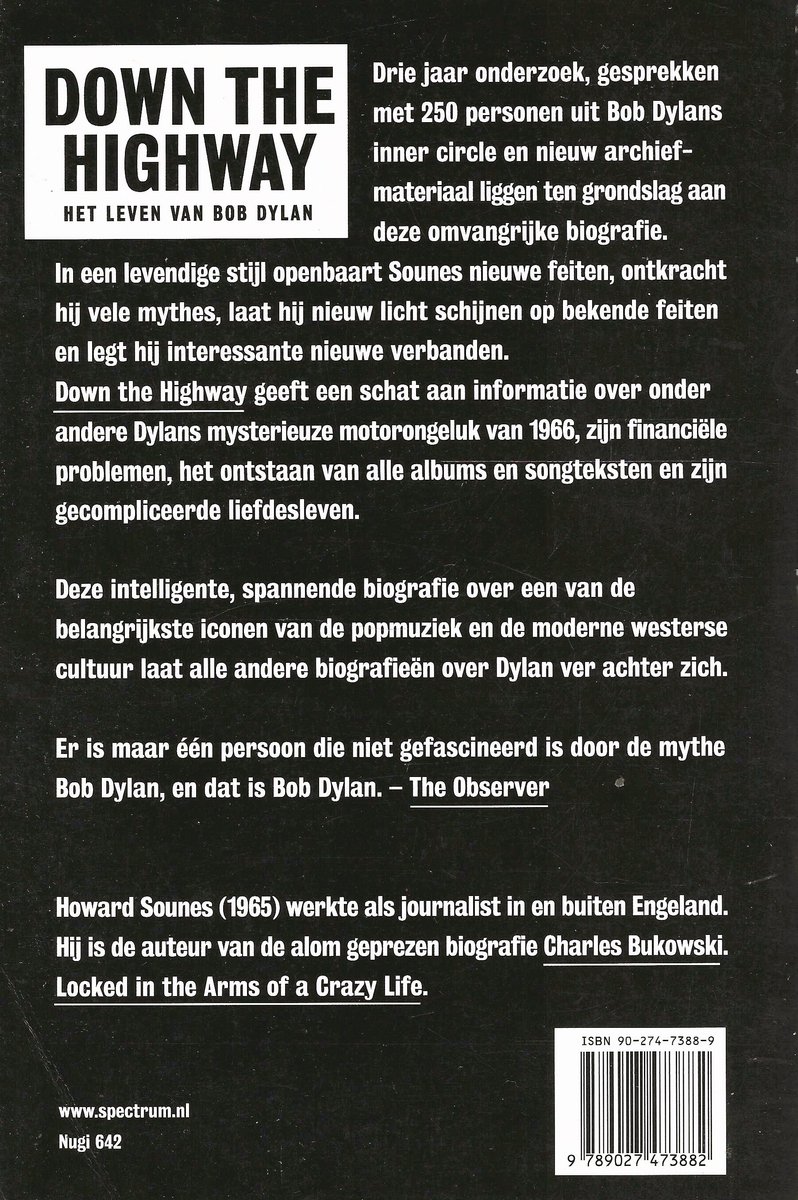 Achterkant van het boek 'Down the Highway - Het Leven van Bob Dylan' met tekst en ISBN-barcode.