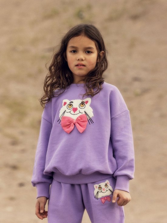 Sweat-shirt en chenille avec Cat et nœud papillon. Stock Limited 92-98