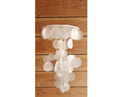 Lamp capiz lunak – handgemaakte hanger – bohemian – ibiza style – decoratie – tropische hanger – capiz schelpen - boho chique – exotische interieurstijl – ibiza sfeer – unieke lamp -tropische sfeer – hanglamp – boho lamp – decoratieve hanglamp –