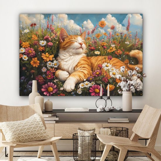 Een schilderij van een oranje gestreepte kat die slaapt tussen kleurrijke bloemen onder een blauwe lucht met wolken.