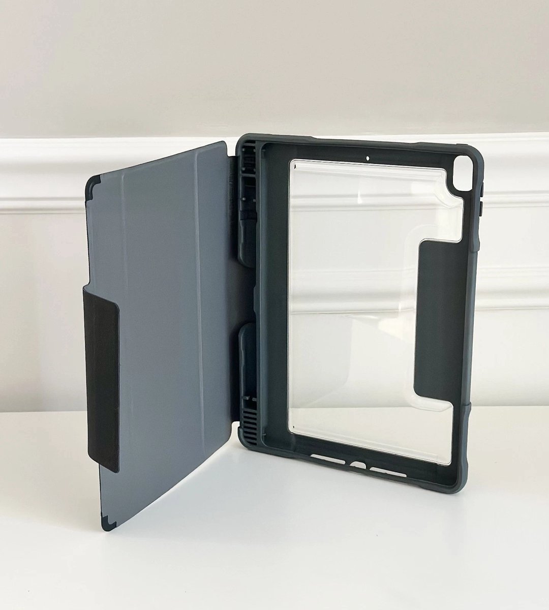 Zazitec iPad 10.2" Hoesje met Transparante Achterkant en Tri-Fold Cover (7e/8e/9e generatie)