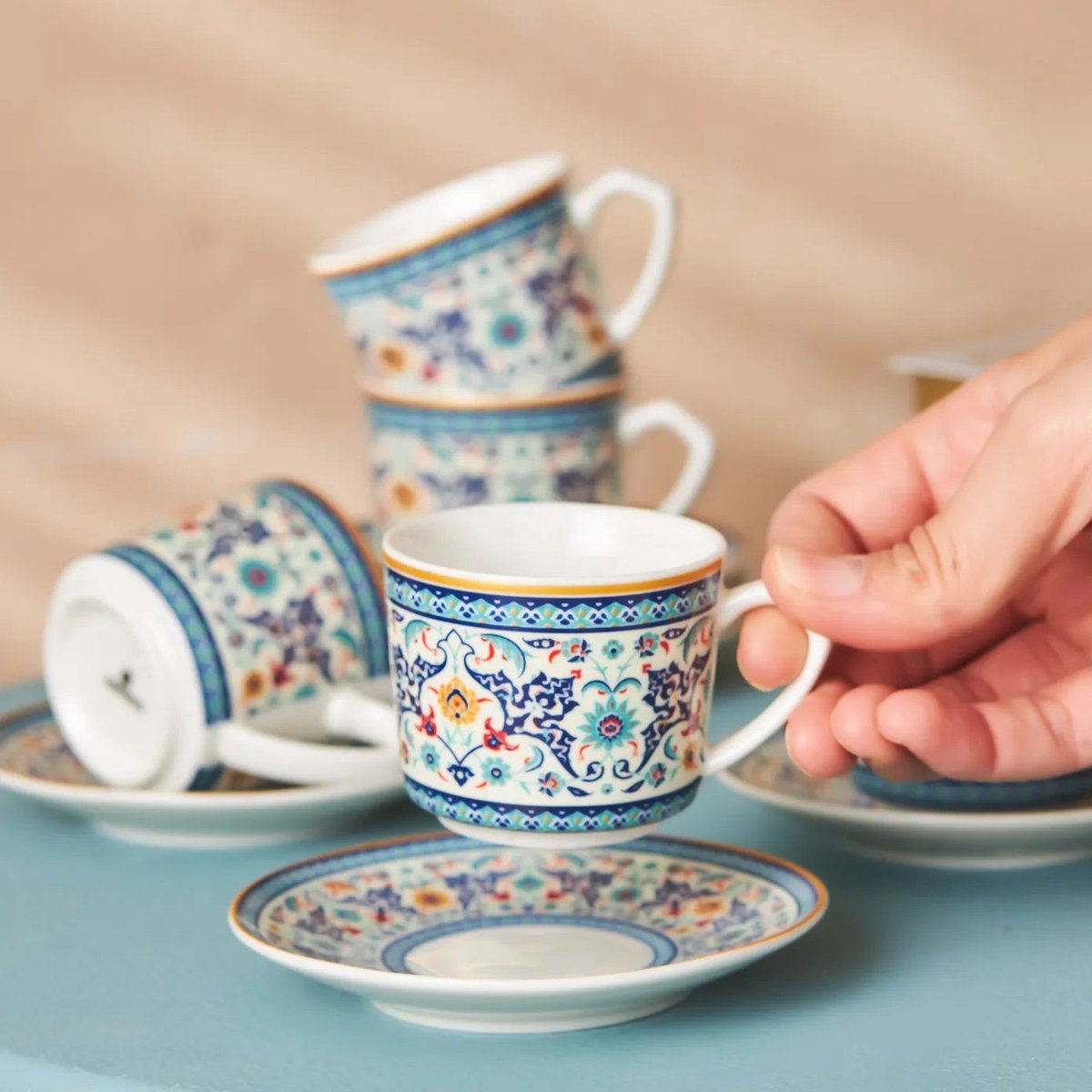 Karaca Beylerbeyi - 12-delige Porseleinen Turkse Koffiekopjes Set - 6 Persoons - 80 ml -Wit Blauw Multicolor