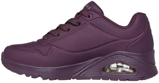 Sneaker Skechers UNO bordeaux avec lacets, perforations et amorti à air, vu de côté.