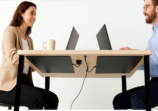 Dimbare verwarmer onder het bureau