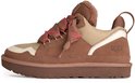 Bruine UGG sneaker met roze veters, beige mesh en suède.