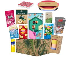 Geschenkset - Boodschappen doos - Kerstpakket - Giftbox met Tapas set - bekers en borden - Snacks - Snoep - Chips - Thee - Kaarsen - Relatie geschenk - Cadeau pakket