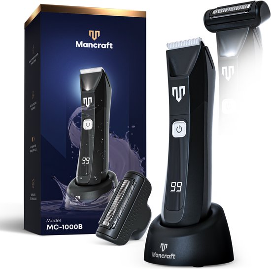 Productfoto van de zwarte ManCraft MC-1000B bodygroomer, opgeladen en met verwisselbaar scheerblad, naast de verpakking.