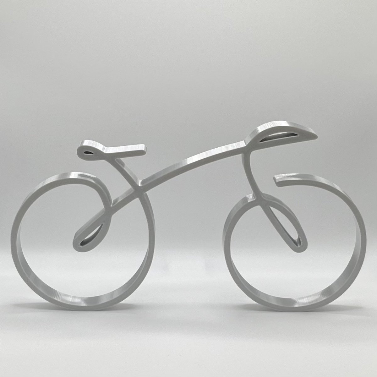 UberPrints3D | Minimalistische Fiets beeldje – Het Ultieme Cadeau voor Fietsliefhebbers 15x1,5x8 cm zilver PLA materiaal