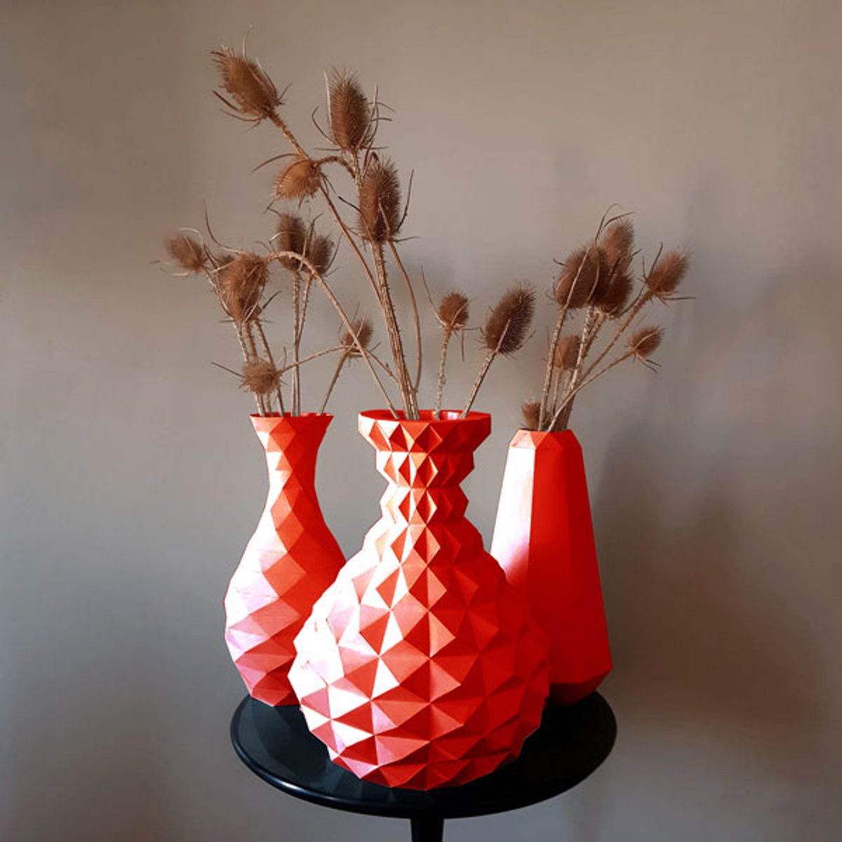 3D Papercraft Kit Vazen – Compleet knutselpakket met snijmat, liniaal, vouwbeen, mesje – set van 3 – Rood