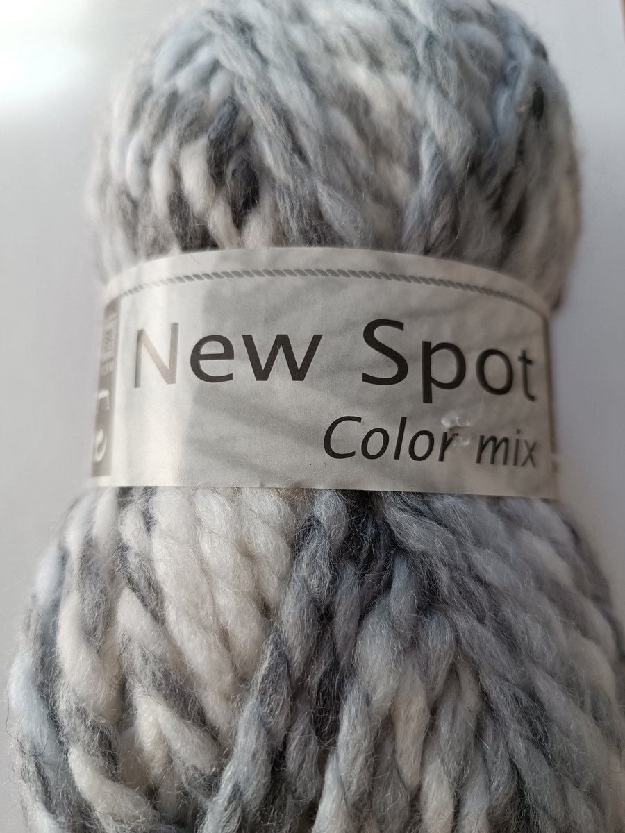 New Spot color mix Cheval blanc 47% acryl-53% lana wol 1 bollen