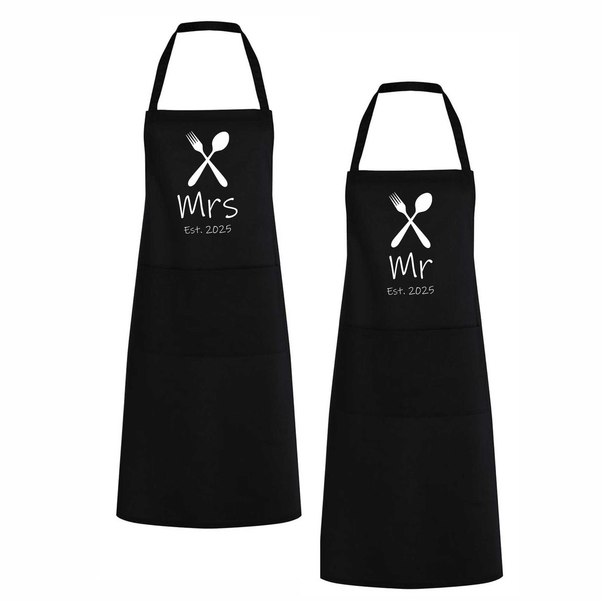Go Mama™ - Keukenschort set – Mr & Mrs est. 2025 – 2 stuks – Origineel huwelijkscadeau of samenwonen cadeau – Trouwcadeau stel