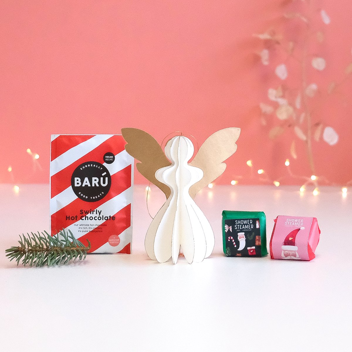 Brievenbus Kerstcadeau met Papieren Engel, Kerst Shower Steamer en Warme Chocolademelk.