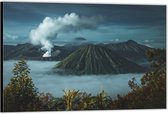 Dibond –Mist tussen de Bergen– 90x60 Foto op Aluminium (Wanddecoratie van metaal)
