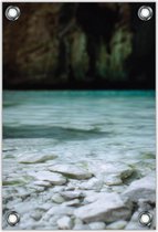 Tuinposter –Witte Stenen in Licht Blauw Water– 40x60cm Foto op Tuinposter (wanddecoratie voor buiten en binnen)