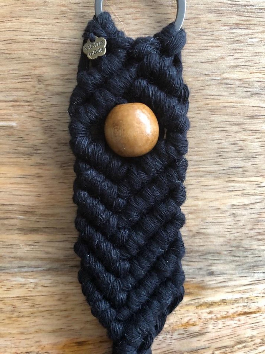 Sleutelhanger met houtenkraal, macrame sleutelhanger, geknoopte sleutelhanger 058  - zwart