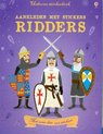 foto van Usborne stickerboek aankleden met stickers - ridders