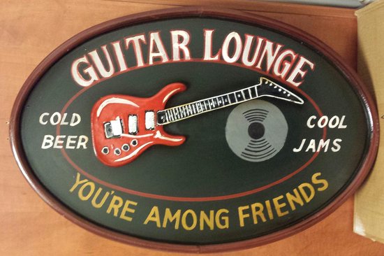 Foto: Gitaar lounge pubbord reclamebord van hout wandbord muurplaat vintage wandpaneel schilderij retro horeca bord wanddecoratie tekstbord decoratiebord pubbord pubsign nostalgie cafe bar mancave kroeg man cave