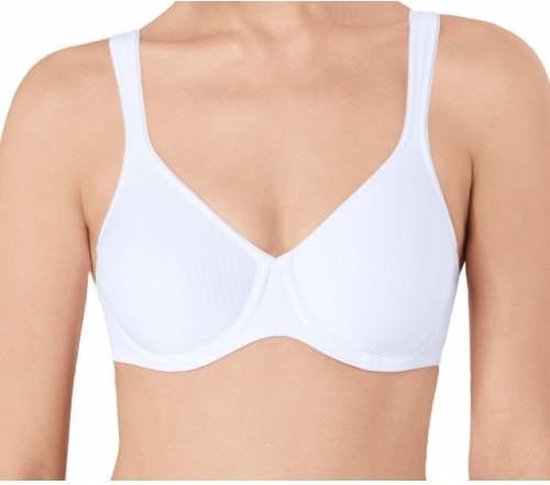 Witte beha met verticale ribbeltextuur en voorgevormde cups. Model met brede bandjes.