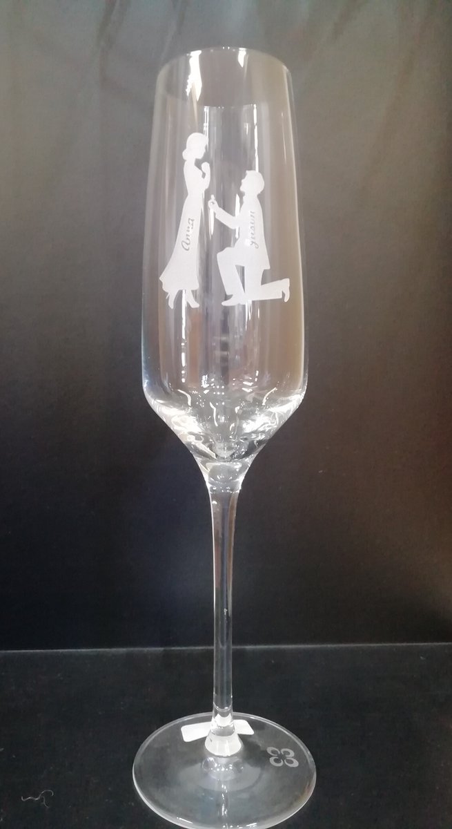 Champagneglas - glas - champagneglas graveren - bruiloft - huwelijks cadeau - ceremoniemeester - bedankje - gasten - graveren - uniek cadeau