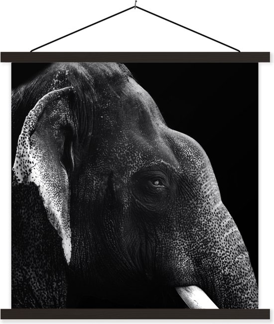 Affiche Éléphant sur fond noir en textielposter noir et blanc lattes noires 120x120 cm - Tirage photo sur plaque scolaire (décoration murale salon / chambre)