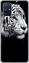Geschikt voor Samsung Galaxy A51 hoesje - Studio shot witte tijger op zwarte achtergrond in zwart-wit - Siliconen Telefoonhoesje