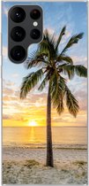 Geschikt voor Samsung Galaxy S22 Ultra hoesje - Strand - Palmboom - Zonsondergang - Siliconen Telefoonhoesje