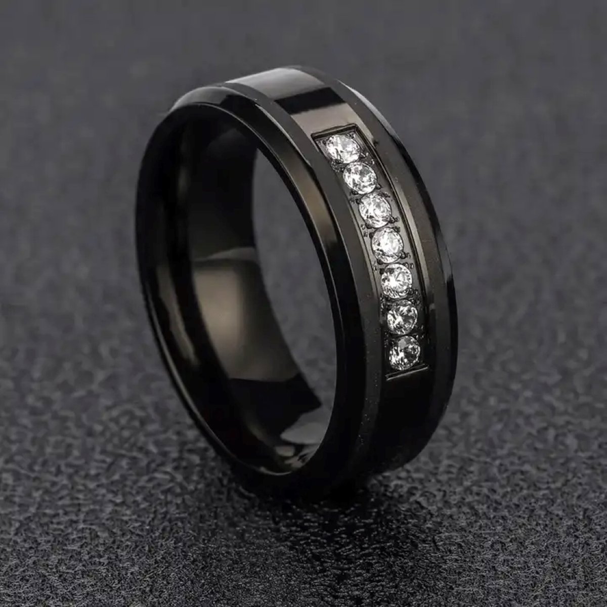 Walletstreet Diamond Elegance Ring- edelstaal- rvs-kleur- Zwart met witte kristallen stenen voor mannen en vrouwen-Kerstcadeau-Ideale geschenk